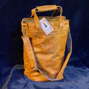 Leather wine tote 4 bottles
